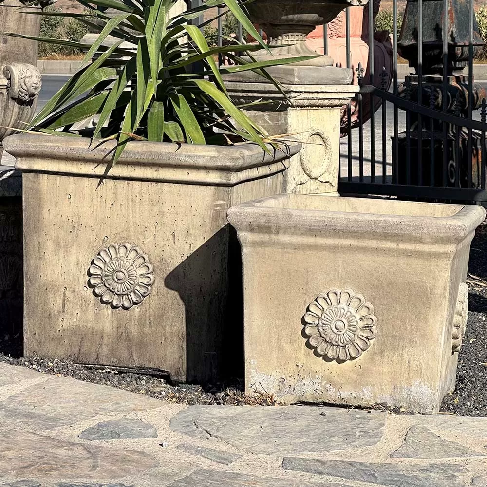 Beton Döküm Kare Saksı