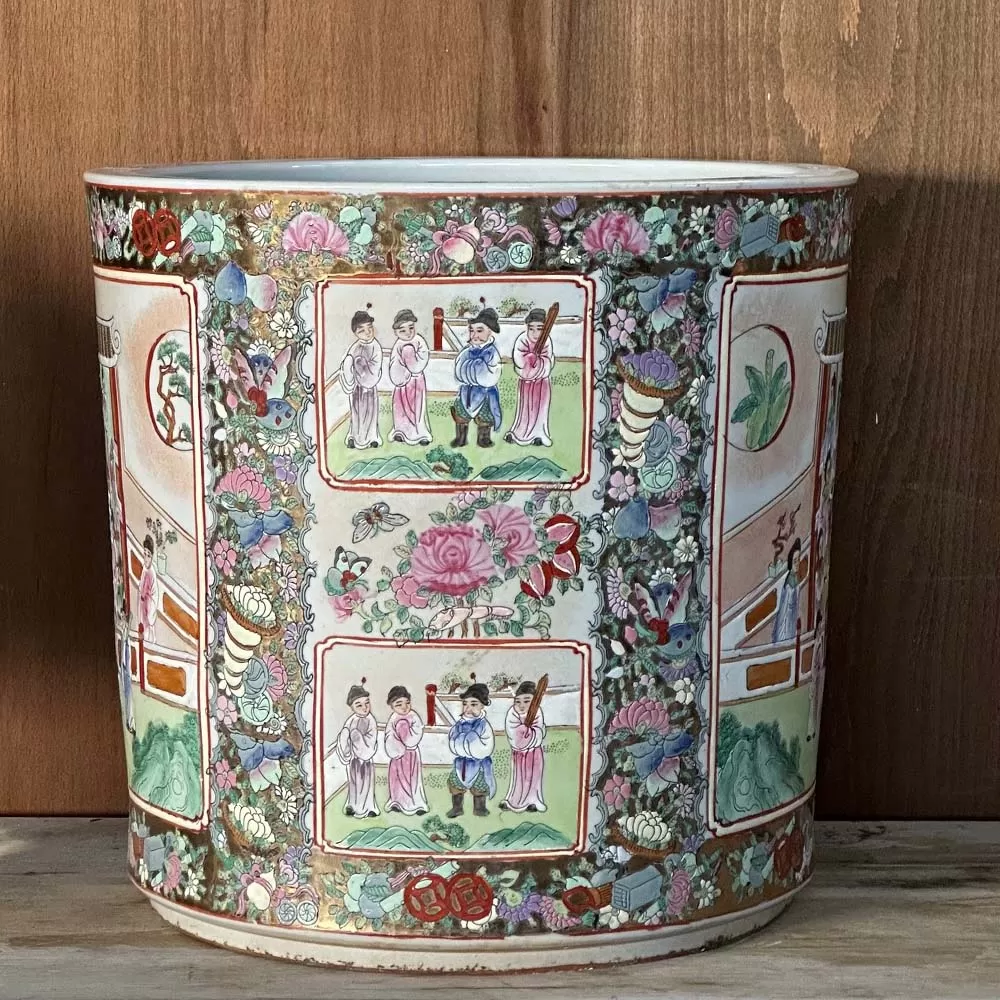 Chinese Famille Rose Flower Pot