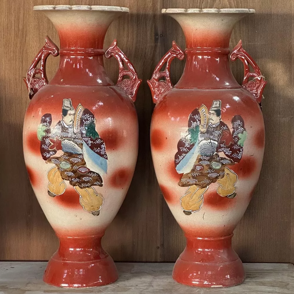 Doble Far East Porcelain Vase