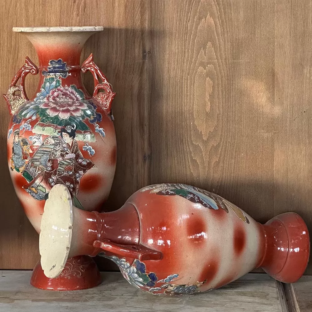 Doble Far East Porcelain Vase