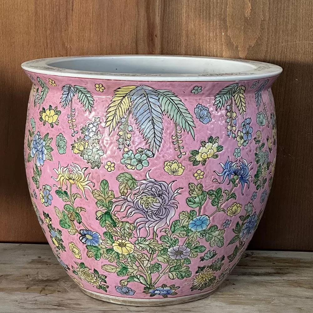 Chinese Porcelain Famillie Rose Flower Pot